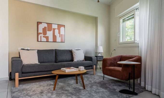 Tel Aviv City Center Apartment | Blueground | Nahalat Bynamin, City view (TLV-11)
