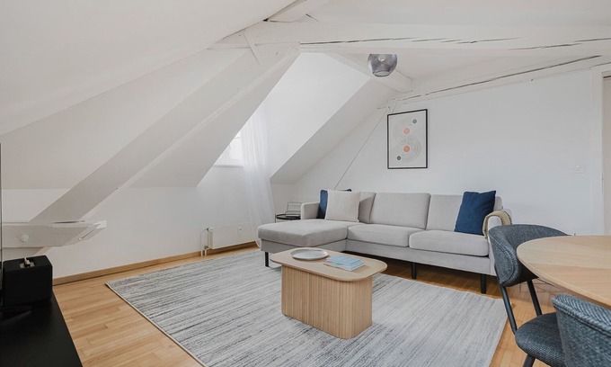 Oberstrass Apartment | Blueground | Oberstrass, rooftop, kitchen