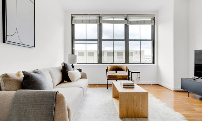 Chinatown Apartment | Blueground | Penn Quarter, rooftop, nr National Mall