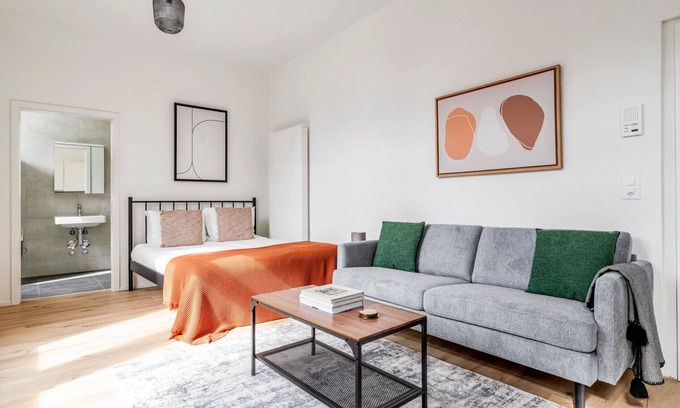 Seebach Apartment | Blueground | Seebach, washer, nr Zürich Zoo