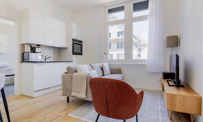Seebach Apartment | Blueground | Seebach, washer, nr Zurich Zoo