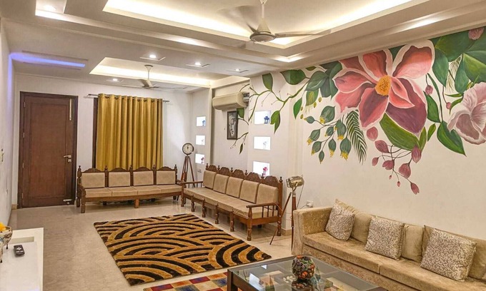 Shalimar Bagh House | BnBBuddy Stupendous Home In Shalimar Bagh