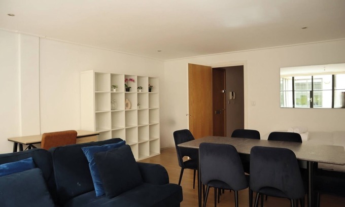 The City of London Apartment | BnBNook - 2BR with Patio - Covent Garden and Strand