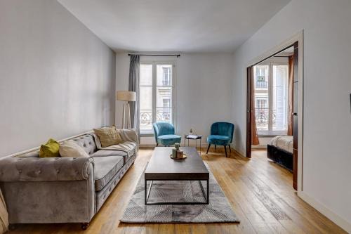 Quartier de l'Ecole-Militaire Apartment | BnBNova - 2BR - Montparnasse & Jardin du Luxembourg