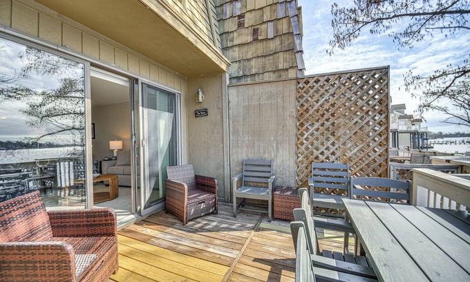 Elizabeth City Condo | Boat & Fish: Waterfront Gem on Pasquotank River!