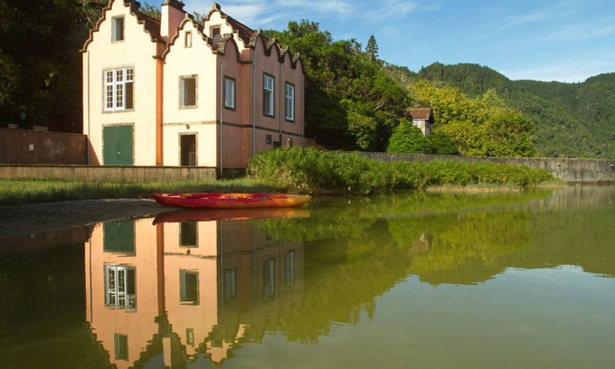 Povoacao House | Boat house sleeps 4 in Furnas lagoon shore with canoes and bicycles