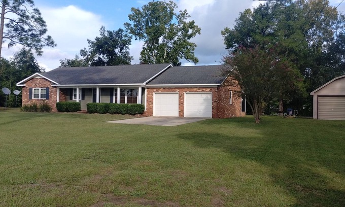 Bainbridge House | Boat'n, Fish'n, Ski'n & Relax'n on the beautiful Flint River in Bainbridge, Ga.
