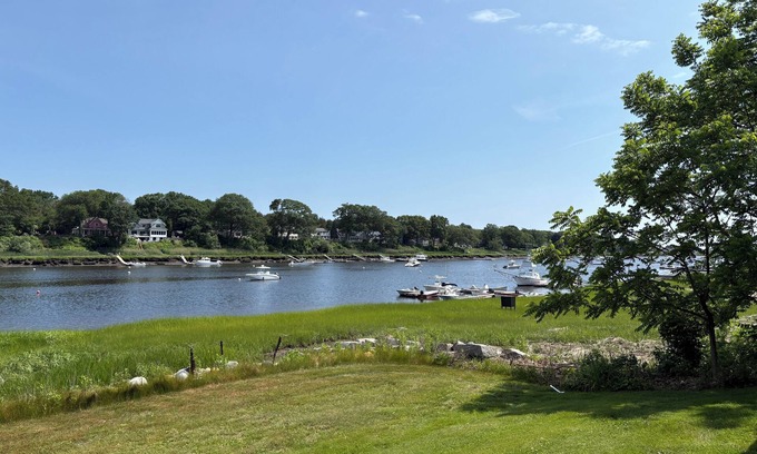 Newbury House | Boat slip, waterfront,newly renovated, near beaches & Newburyport. Pet-Friendly!