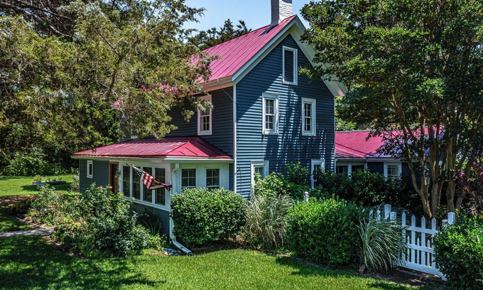 Gwynn Other | Boaters Paradise! Large Fenced in Yard - Relax on Island Time in Private Pool!