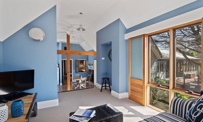 Rhyll Apartment | Boathouse at Oaktree Lodge