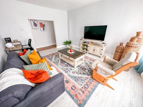West New Haven Apartment | Bohemian Nook At Elm City Flats