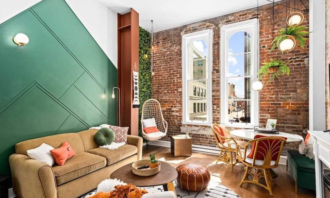 Downtown Victoria Apartment | Boho-Chic Character Loft in the Heart of OldTown - Stylish Unforgettable Stay