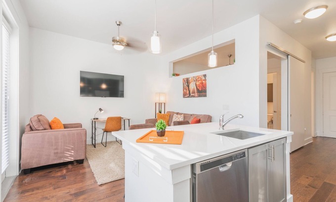Barclay Downs Condo | BoHo Flat in Stylish SouthPark Charlotte~King Bed~Long Term Welcome