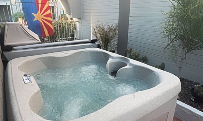 Casa De Oro Apartment | Boho Haven Studio @Central PHX Private Patio Wi-Fi +Hot Tub +Pool+EV charging