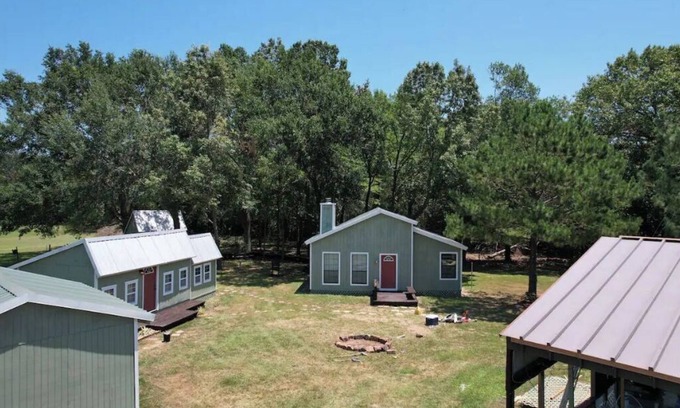 Telephone Cabin | Bois Darc Bungalows 4-Cabin supporting 15 guest