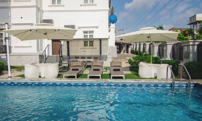 Orozo Hotel | BON Hotel Asokoro Residence – Wake Up to the Hills of Asokoro.