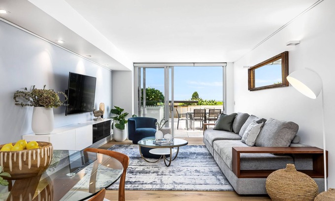Sydney Apartment | Bondi Beach Sunrise