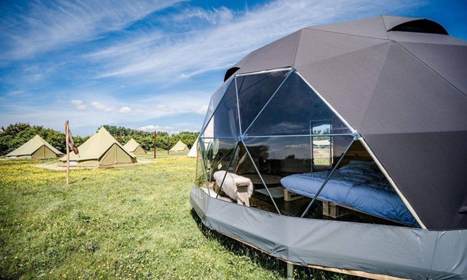 Zuid-Beijerland House | Book your own dome on an island now! In the middle of nature.
