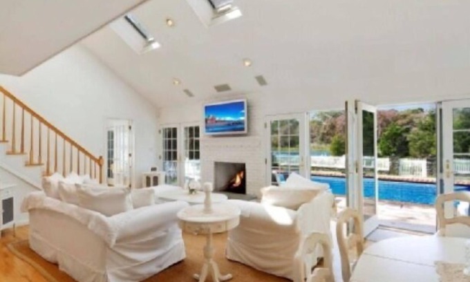 East Hampton House | Book your vacation at our EH retreat on the water!