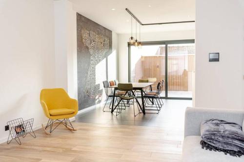 Ieper Apartment | Boonuz guesthouse, luxe duplex vakantiehuis in centrum Ieper met privé lounge terras en IR sauna