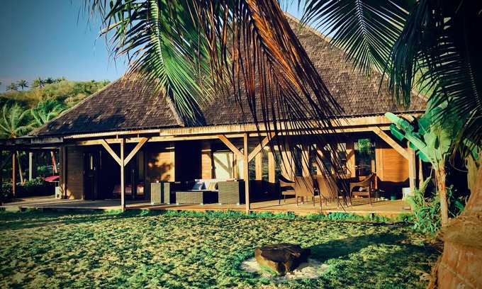 Nunue Villa | Bora Bora waterfront sunrise villa