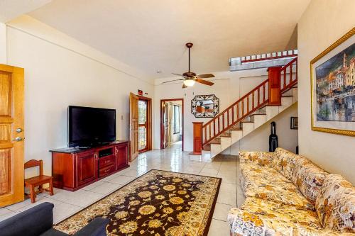 Santa Elena House | Borland View