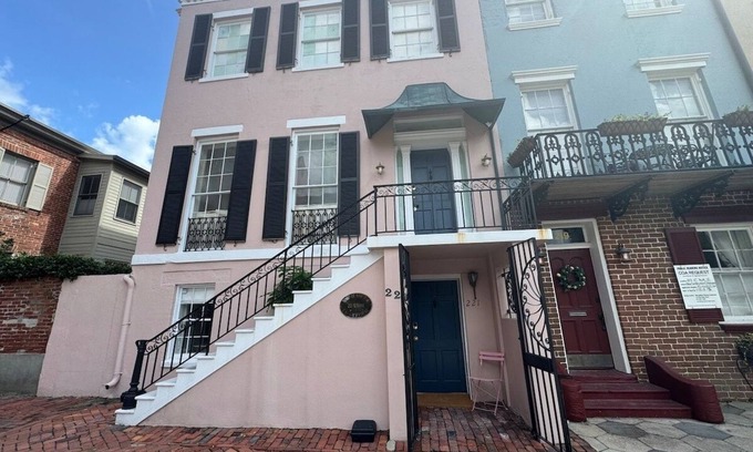 Historic District - North House | Bosch Huis Rosé | Savannah Historic District