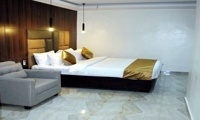Obosi Hotel | BOSTON HILLS RESORT & HOTEL LTD