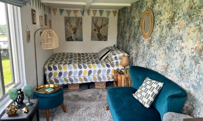 Little Kimble Other | Bothy hut