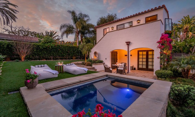 East Mesa Apartment | Bougainvillea Retreat - Mediterranean Retreat Near the Beach