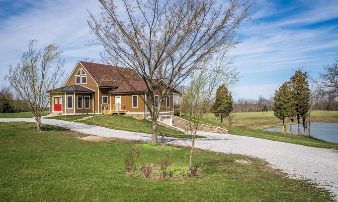 Port Royal House | Bourbon Trail/Ark Encounter/Horse Racing/Golf: Cabin, Fishing, & Hunting