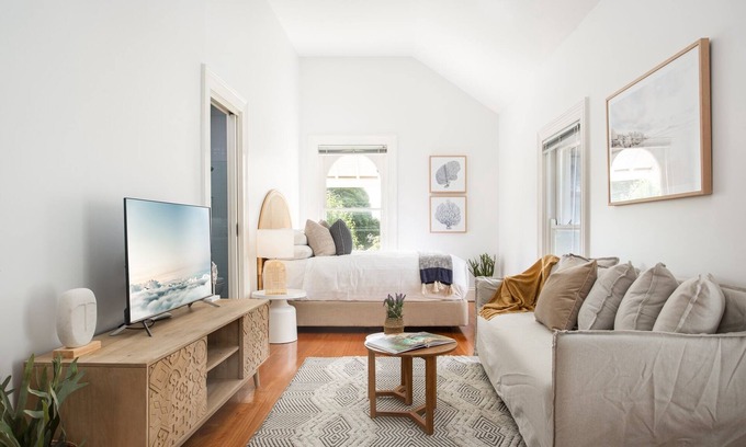 Lewisham Apartment | Boutique Studio with Balcony in Perfect Location
