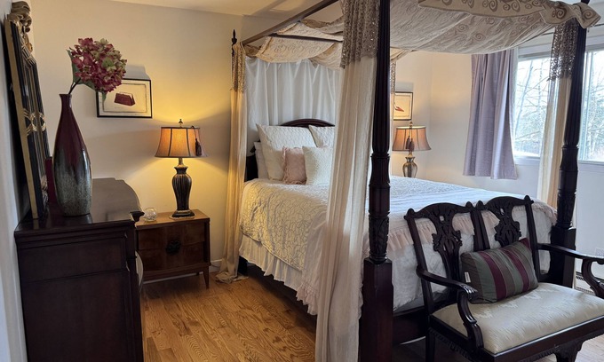 Halifax Apartment | Boutique Style Ambiance Fireplace Minutes To HFX