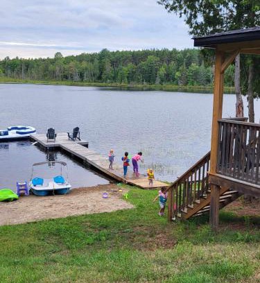 Faraday House | BowLakeHouse - Lakefront Cottage with Beach