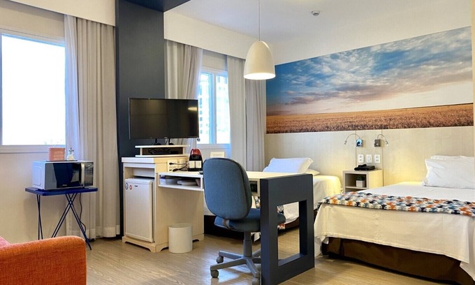 Alphaville Industrial Apartment | Beautiful Renovated Flat in Alphaville with wifi+1 space