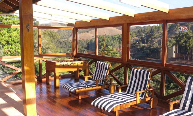 Loteamento Jardim Veu da Noiva Cottage | BEAUTIFUL HOME IN CONDOMINIUM CLOSED WITH SECURITY IN JORDAN FIELDS- 8KM CENTRO