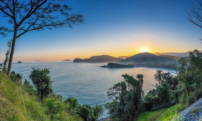Camburi Villa | Pool House 100m from Camburizinho