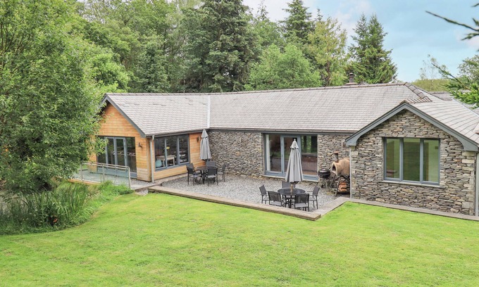 Penny Bridge House | BRACKEN GROUND, pet friendly, luxury holiday cottage in Coniston