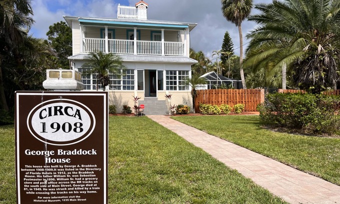 Sebastian House | Braddock House