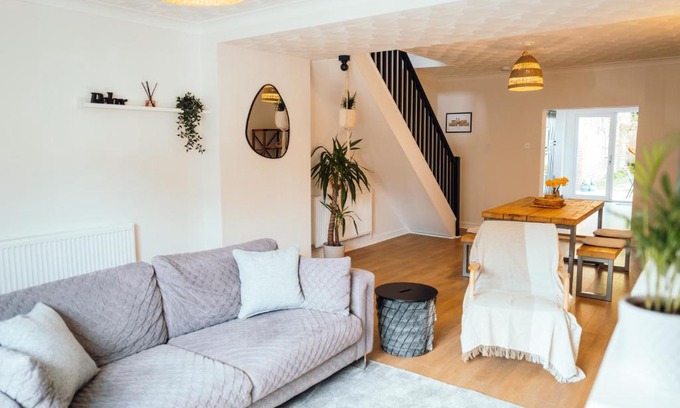 Eccleston House | Bradley's Hideaway With Private Garden