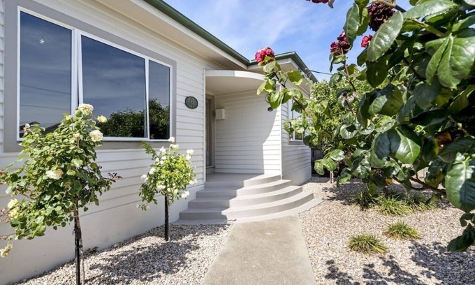 Invermay House | Bradman House 1 km from CBD Launceston Invermay + Free WIFI