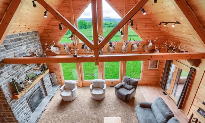 Calvin Cabin | Branch Creek Lodge, Raystown Lake, Tatman