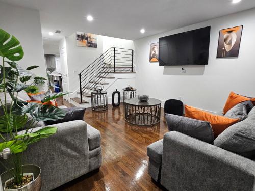 Roxbury House | Brand New 4BR House 20Min Downtown Boston