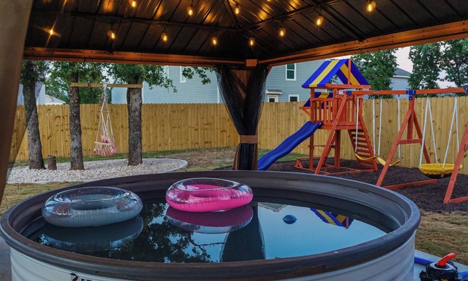 Tolar House | Brand New: 5bd/3ba, Cowboy Pool, Dog-Friendly, Privacy Fence, Playground