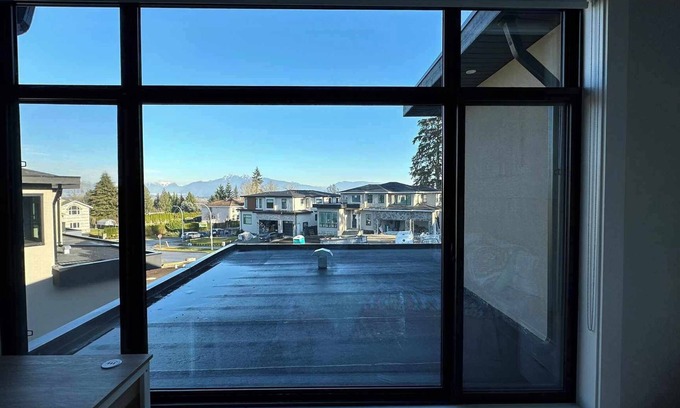 Guildford House | Brand New 6 Rooms Luxury Mansion in Fraser Heights