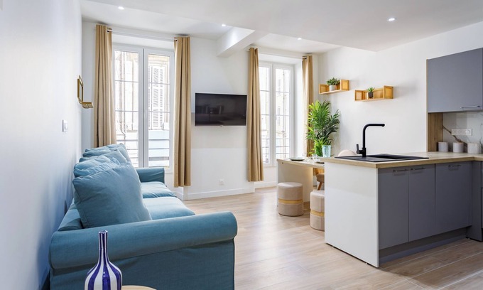 Les Grands Carmes Apartment | Brand new flat 3min walk from the old port of Marseille