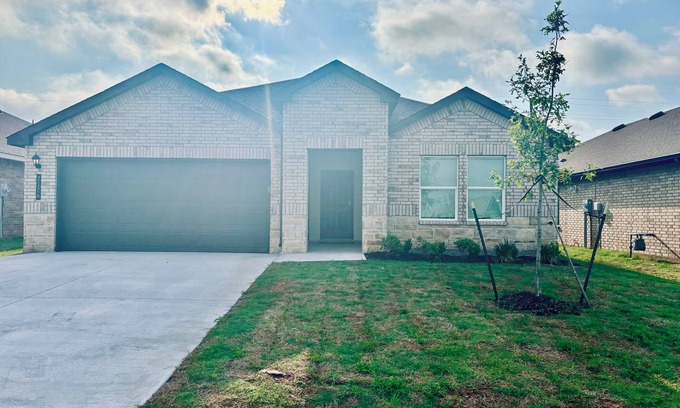 Lawton House | Brand New home, 4 beds Bison Ridge Retreat Ft Sill