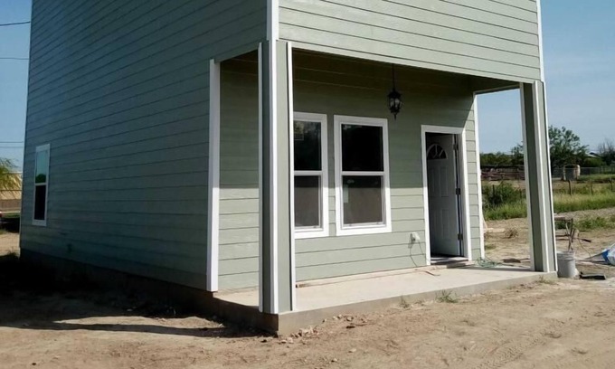 Eagle Pass House | Brand new quiet house 9 min from the casino. Relax in this cozy house