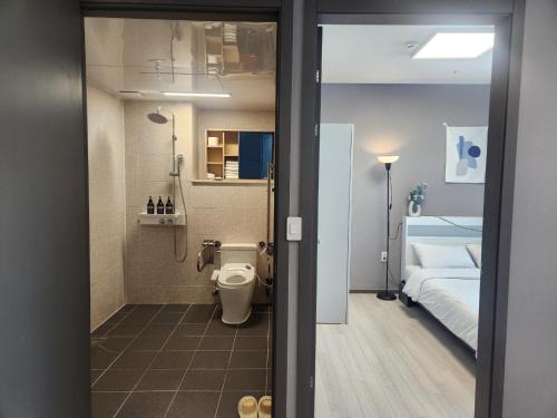 Jung-gu Apartment | Brand New Residence with Family