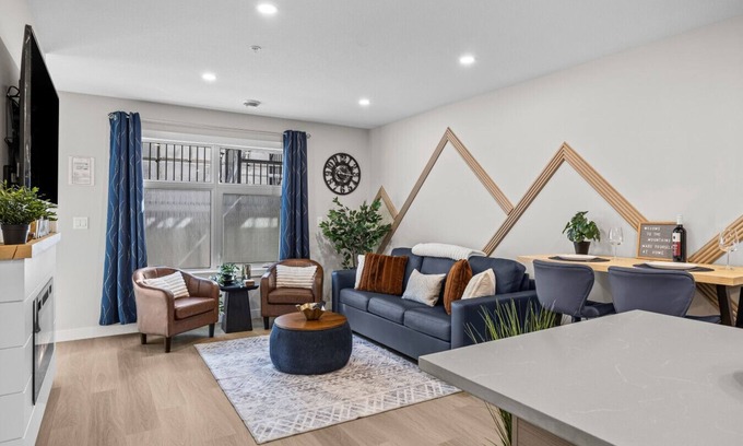 Harvie Heights Apartment | Brand new Townhouse at Gates to Banff National park - Mountain Views and Hot Tub